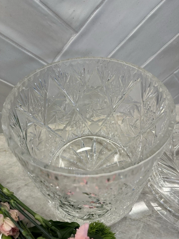 Vintage Lead Crystal Jar with lid 9”.  Elegant fine  cut design.  - Image 4 of 4