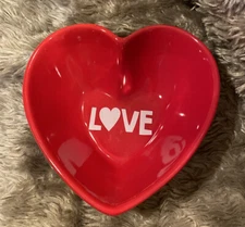 IQ Accessories Heart Shape LOVE Print Red Bowl 6” Wide Ceramic *NEW