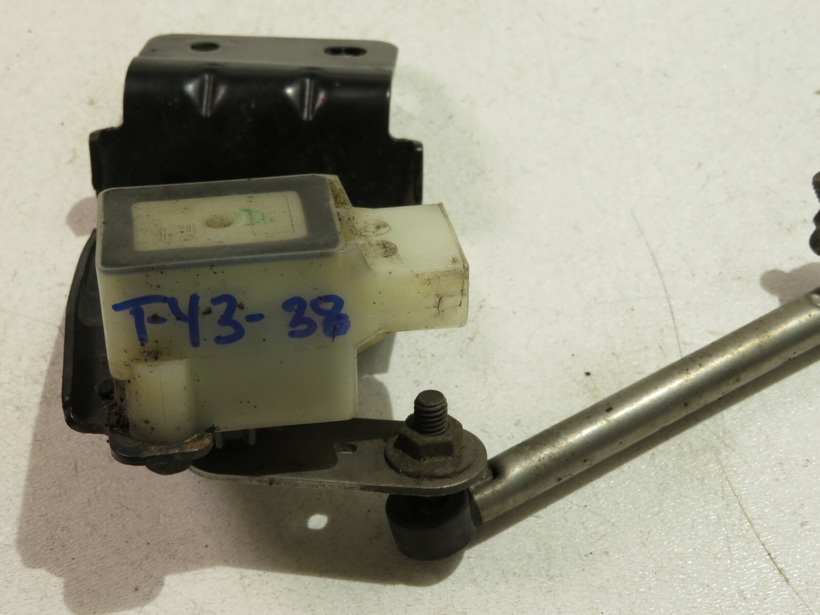 2014-2019 MASERATI GHIBLI SQ4 FRONT RIGHT SUSPENSION LEVEL HEIGHT SENSOR OEM