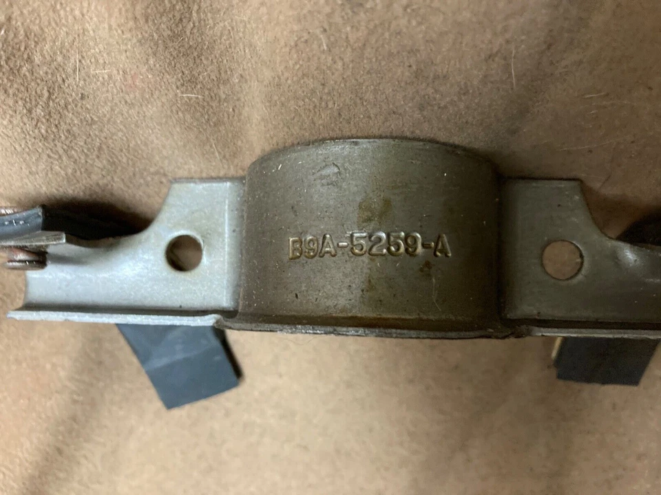 Ford & Thunderbird 1952-1960 tubo de escape nuevo kit de soporte en silenciador B9A 5259-A Foto 3 de 3