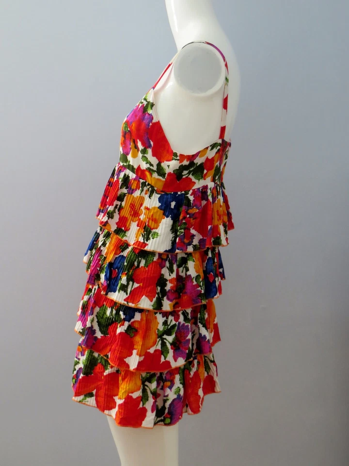 Vestido Floral LE CHATEAU Talla 7 Multicolor Plisado en Niveles Correa de Espagueti Foto 2 de 4