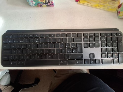 teclado logitech mx keys en español. conexion inalambrica con 3 disositivos - Photo 2/3