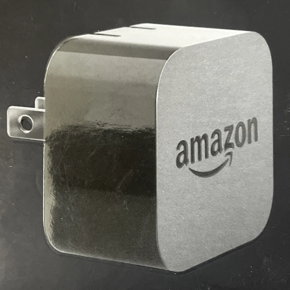 Kindle PowerFast 9W Adapter with Folding Prongs - Image 4 of 4