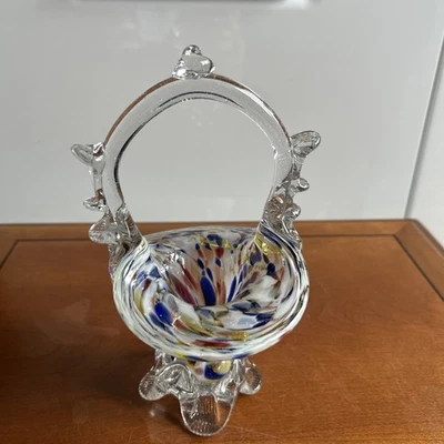 VINTAGE SMALL MURANO STYLE MULTI -COLOURED ART GLASS BASKET SHAPED VASE 19 Cm - Image 1 of 4