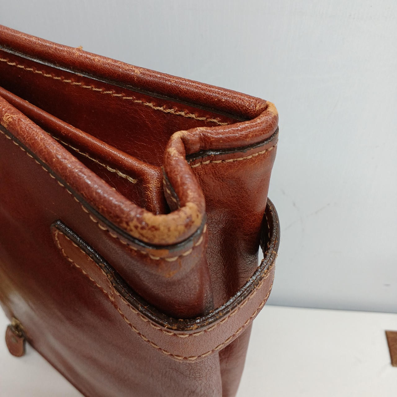 Second Bag Model BRN Condition Considered LUGGAGE - image 5