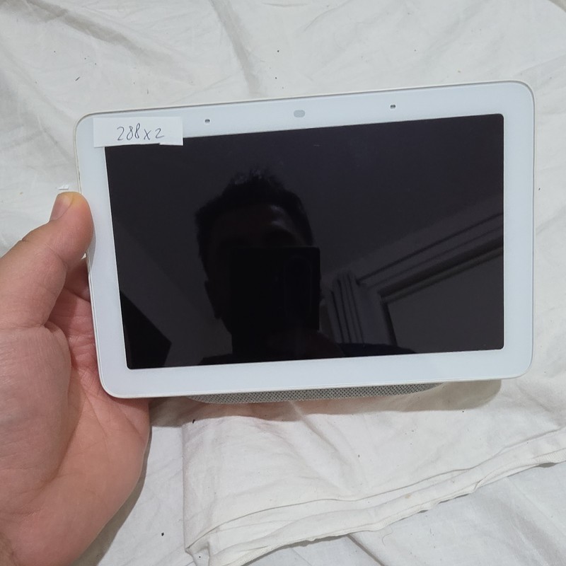 Google Home Hub 1st Generation Smart Home Display 7-inch - working