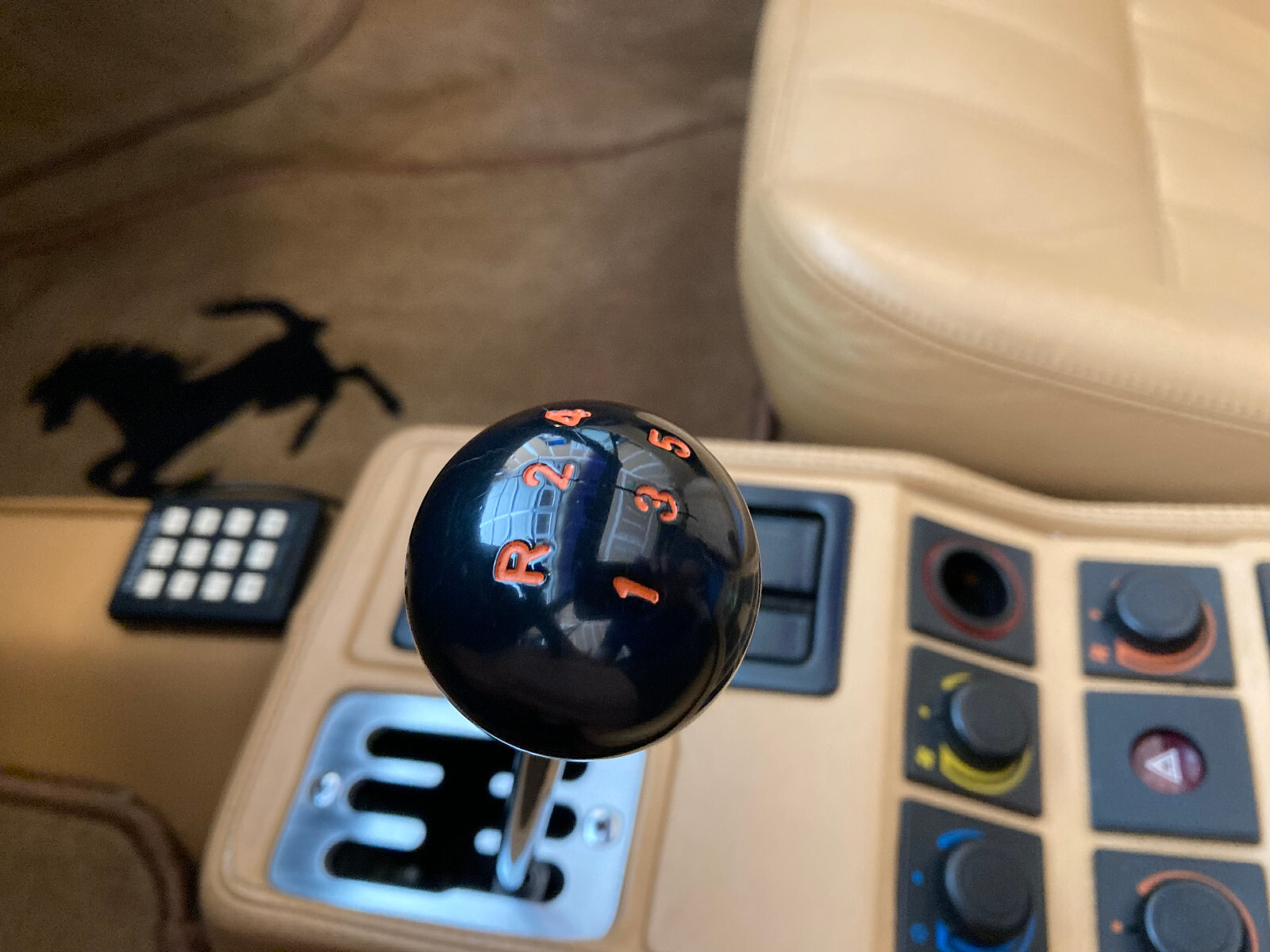 Ferrari 208 328 Mondial t - Shift Knob / Gear Box Lever Knob P/N 128529