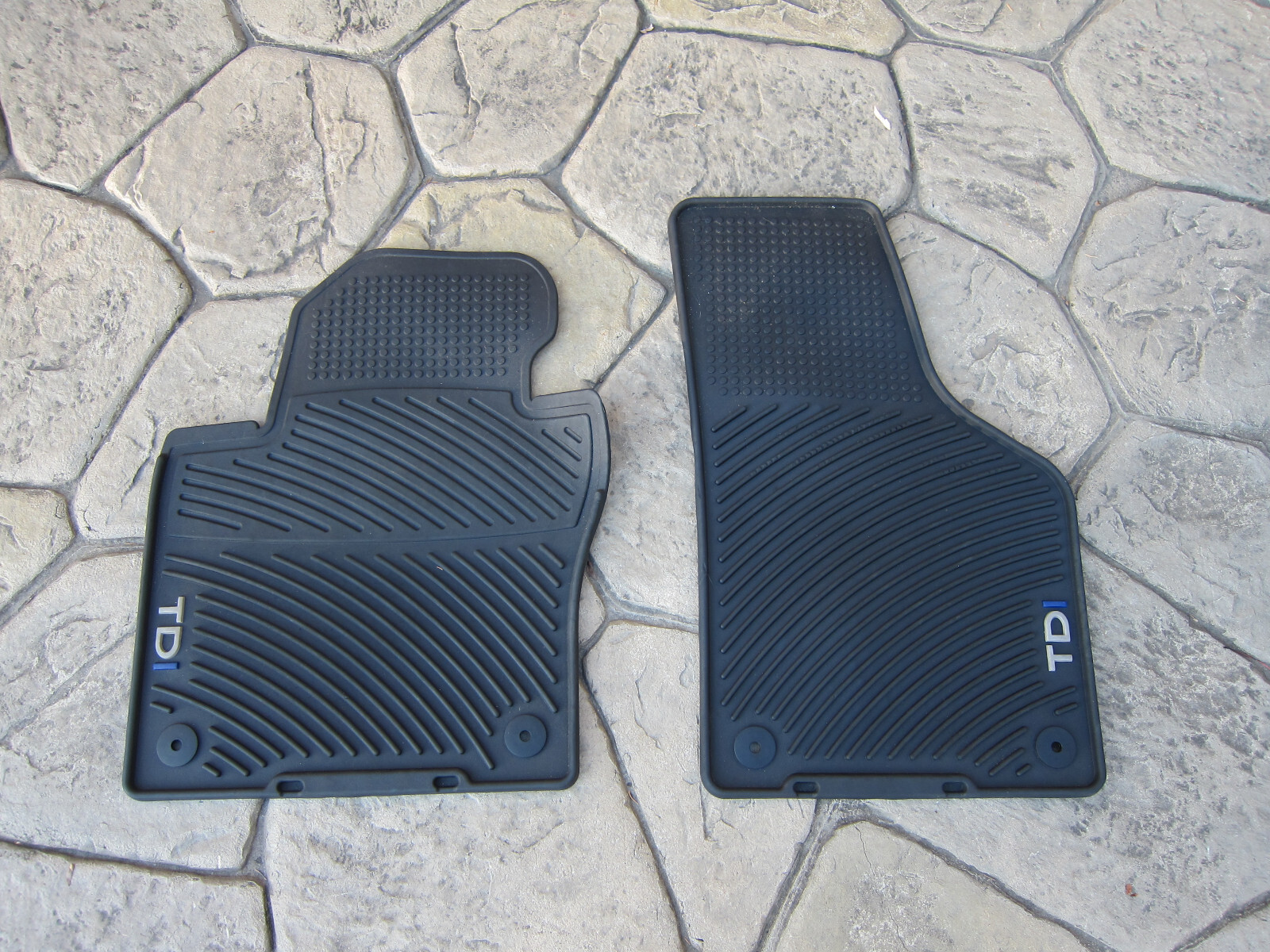 1118 VW VOLKSWAGEN JETTA TDI DIESEL FRONT MONSTER MATS FLOOR MATS