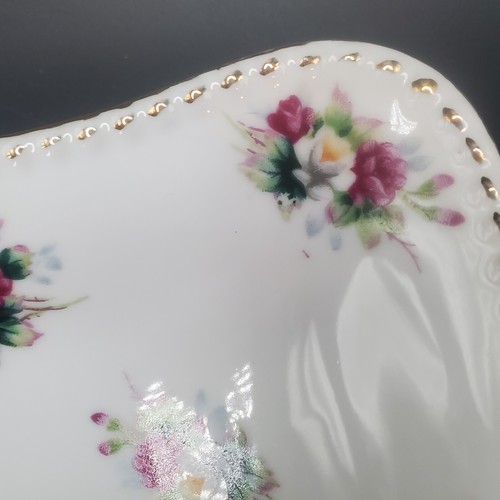 Porcelana floral blanca cuadrada vintage de 8 y 1/2" con bordes dorados - Imagen 6 de 9