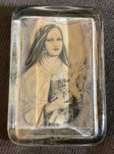 ST THERESE OF LISIEUX :: Vintage IMAGE GLASS PAPERWEIGHT 4”x 2 3/4” ?FRANCE