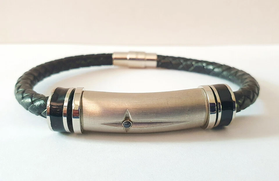 Brazalete Bradford Exchange Son Brazalete Cruz Cuero Trenzado/Ino inoxidable Grabado Foto 2 de 4