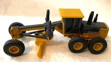 John Deere Licensed Product Die Cast 6" Movable Positionable Road Grading Blade