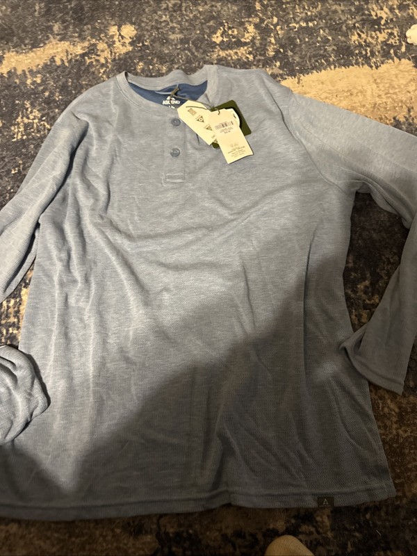 Men’s Size Large Long Sleeve Blue Henley New