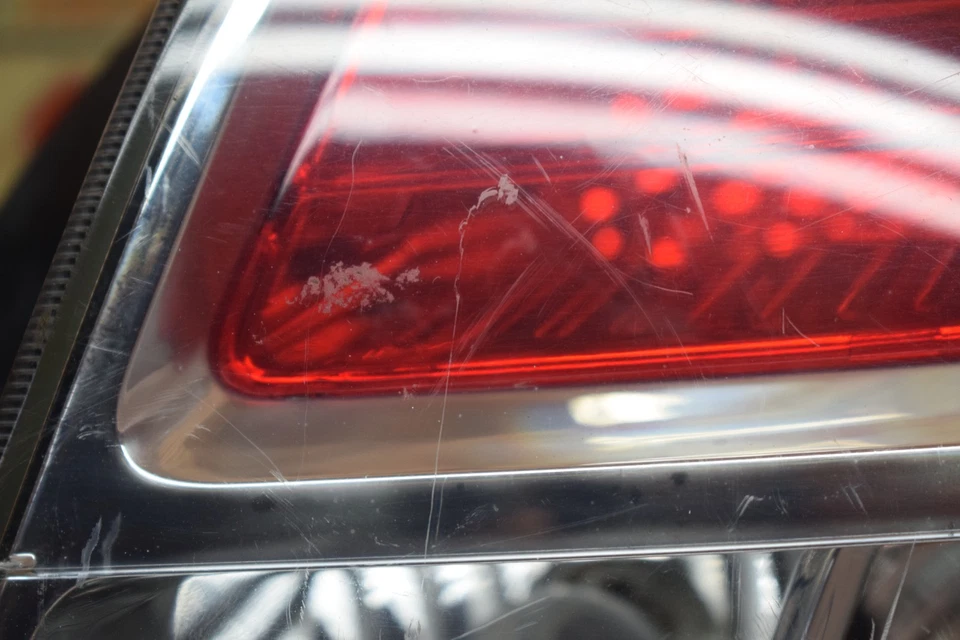 CHEVROLET AVEO 2009-2011 PASAJERO/LADO DERECHO FRENO TRASERO LUZ TRASERA OEM Foto 3 de 4