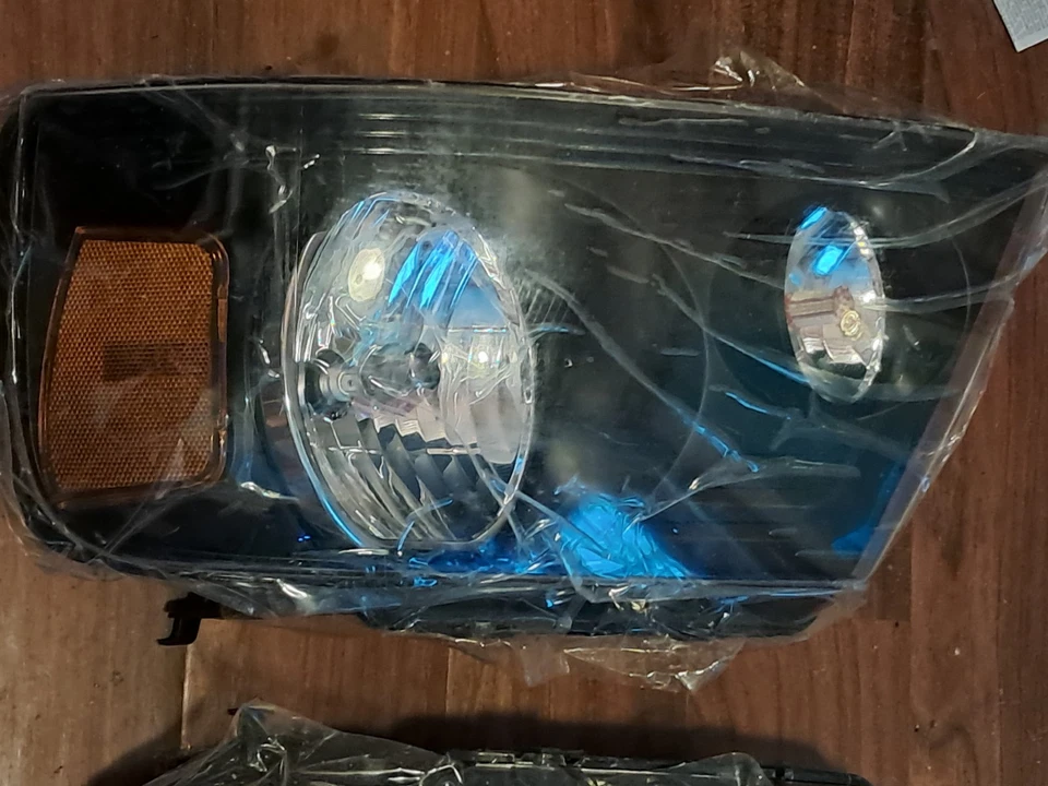 Conjunto de luces de cabeza de bombillas LED de proyección FORD F150 y LK - lado derecho e izquierdo  Foto 4 de 4