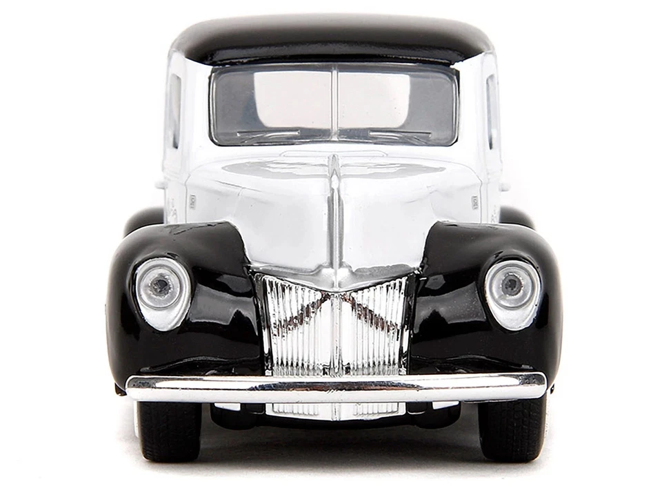 1941 FORD PICKUP "MICKEY MOUSE" WHITE & BLACK 1/32 DIECAST MODEL BY JADA 36091 - Image 3 of 4
