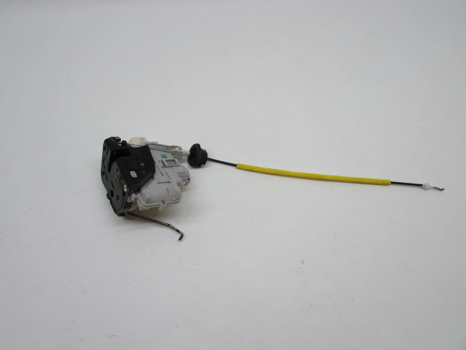 Audi A6 2006 actuador de puerta pestillo trasero derecho OEM 05 06 07 08 09 10 Foto 2 de 4