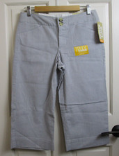 NWT Dockers Truly Slimming Gray stripe Capri Pants Women 6 30x19 Stretch 5-28707