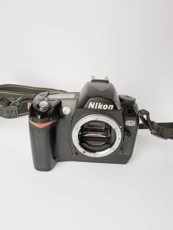 Nikon D70, photo 2 of 5