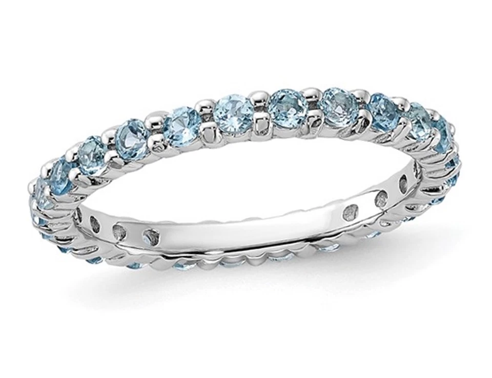 Anillo con banda de topacio azul de 1,09 quilates (ctw) en plata de ley