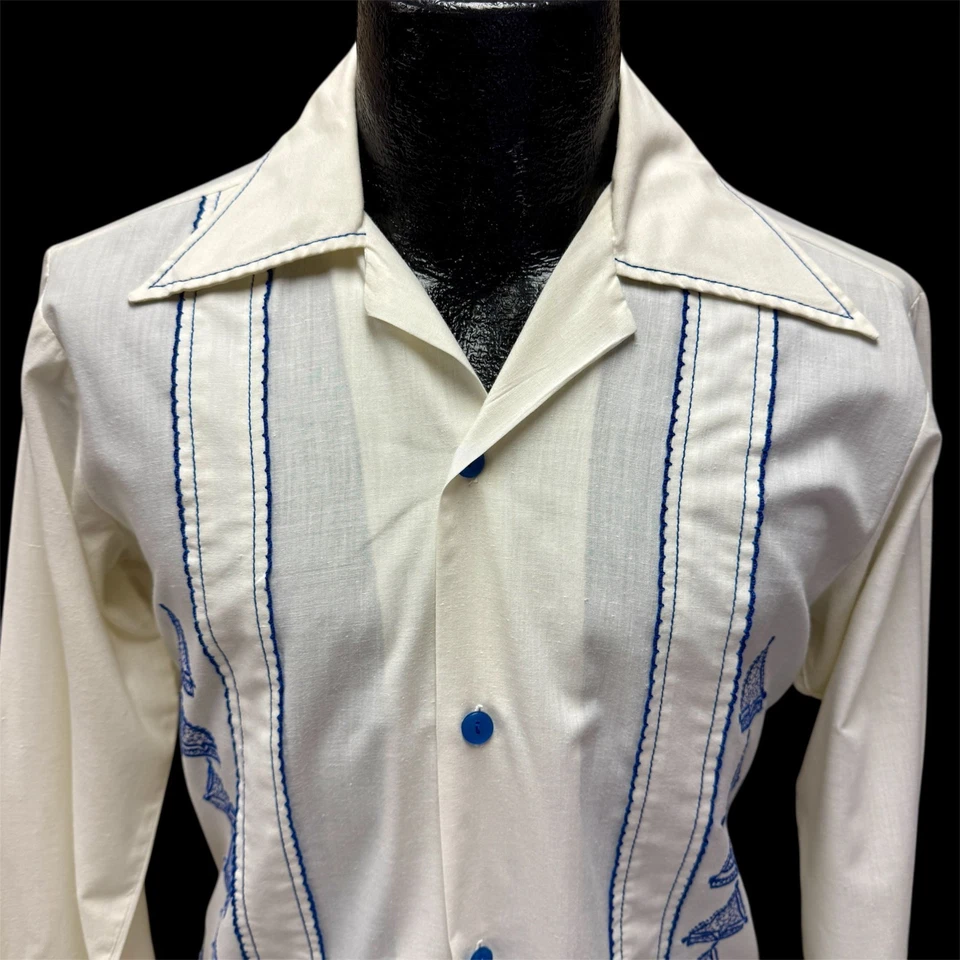 复古 70 年代 Fanny 男式白色蓝色刺绣纽扣 MOD 迪斯科衬衫 Smock M — 第 2/4 张图片