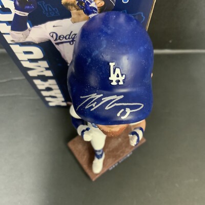 MAX MUNCY DODGERS SIGNED 2022 BOBBLEHEAD 