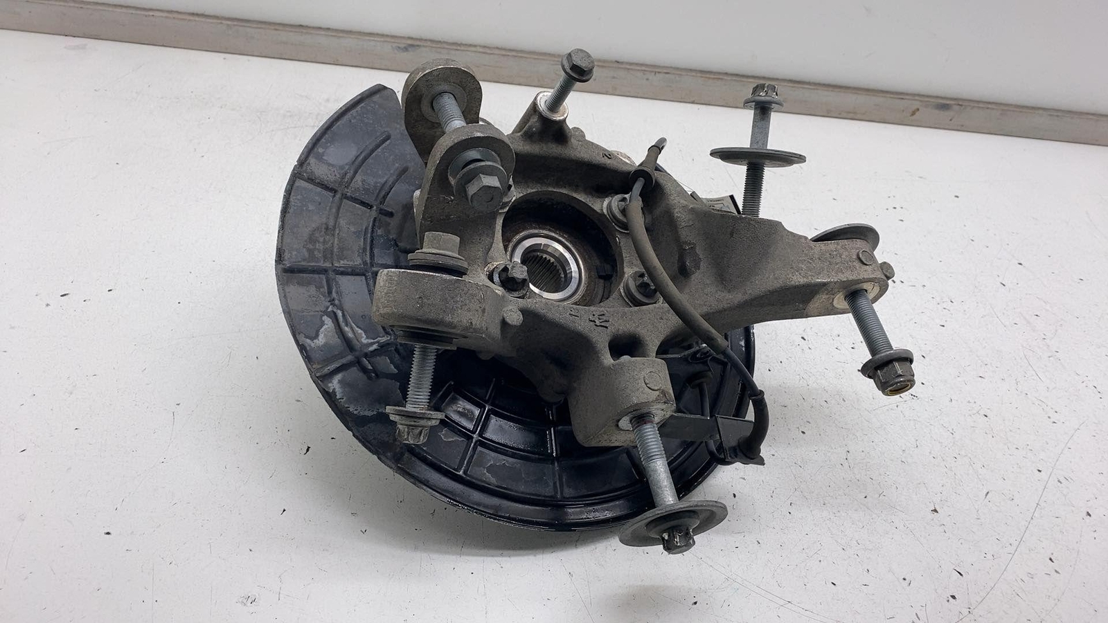 ⭕ 2017-2020 Maserati Levante Rear Driver Side Spindle Knuckle Assy Left LH AWD