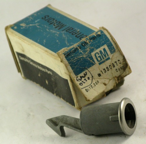 1966-1968 Buick Riviera Oldsmobile Tornado NOS glove box lock 1380870