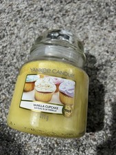 Image of Yankee Candle Vanilla Cupcake Candle 411g
