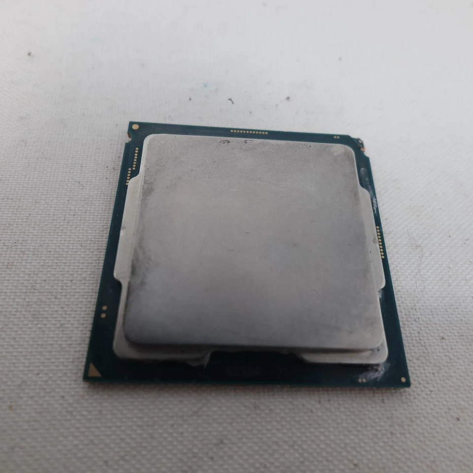 Intel Core i9-9900K CPU 3.6GHz SRFLS Black Untested Slight Corner Damage - Image 2 of 4