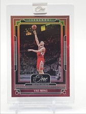 YAO MING 2024-25 PANINI ONE AND ONE BASKETBALL LEGENDS RED ROCKETS /15 Q6846