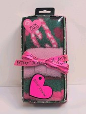 Betsy Johnson Plush Socks 3 Pack Gift Box 9-11 Pink Christmas