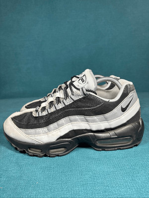 Nike Air Max 95 Essential Wolf Grey Black Cool Grey 749766-005 Men s Size 9