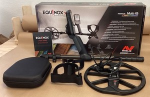 Minelab Equinox 700 Metal Detector - 3720-0005