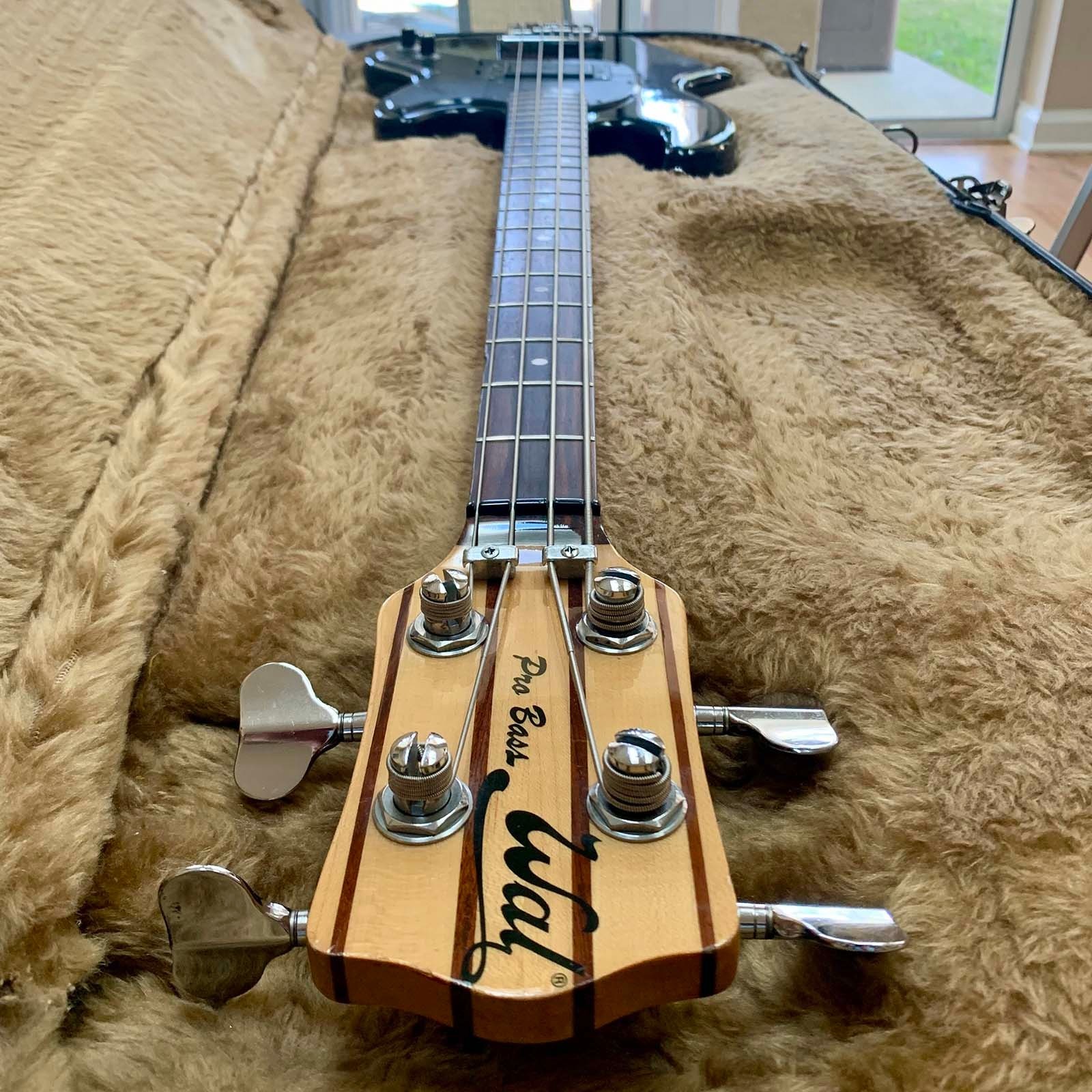 Wal Pro Bass 1E Bass Guitar Black 1978 In Original Case