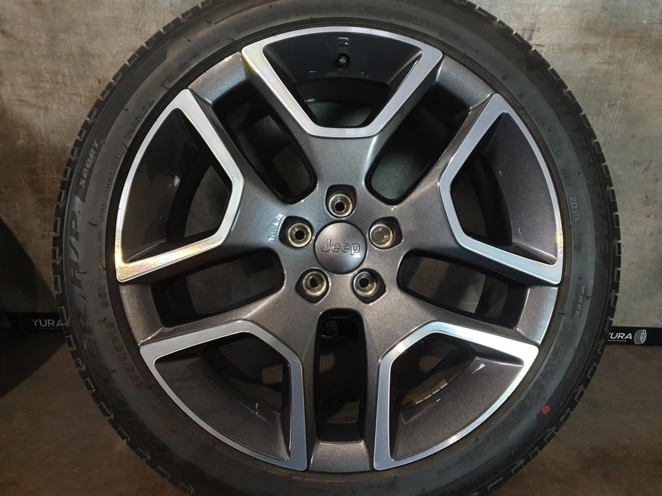 Original JEEP Renegade Compass Alufelgen Sommerreifen 235/45 R 19 86% 735657539 - Bild 4 von 4