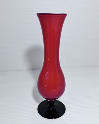 Mid Century Modern Retro Cased Glass Bud Vase Red & Black Base 21.8cm Tall x 7cm - Picture 2 of 7