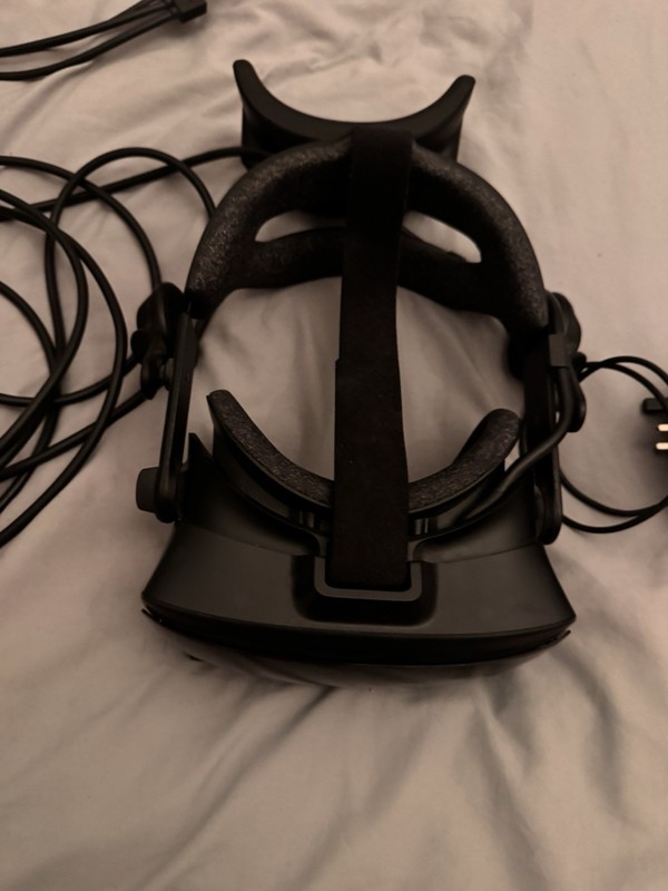 Valve Index PC VR Headset with cables included