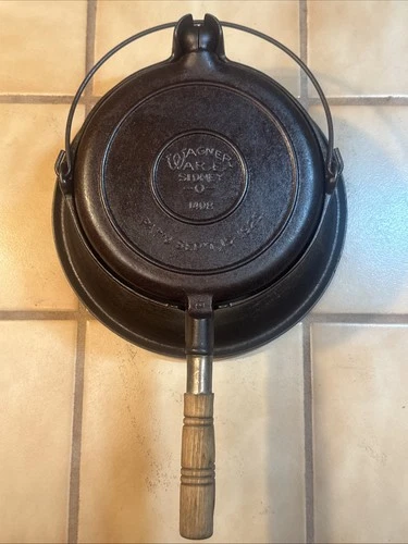 Wagner Ware Sidney-0- #1408 Cast Iron Waffle Maker w/High Base-PAT’D 1925