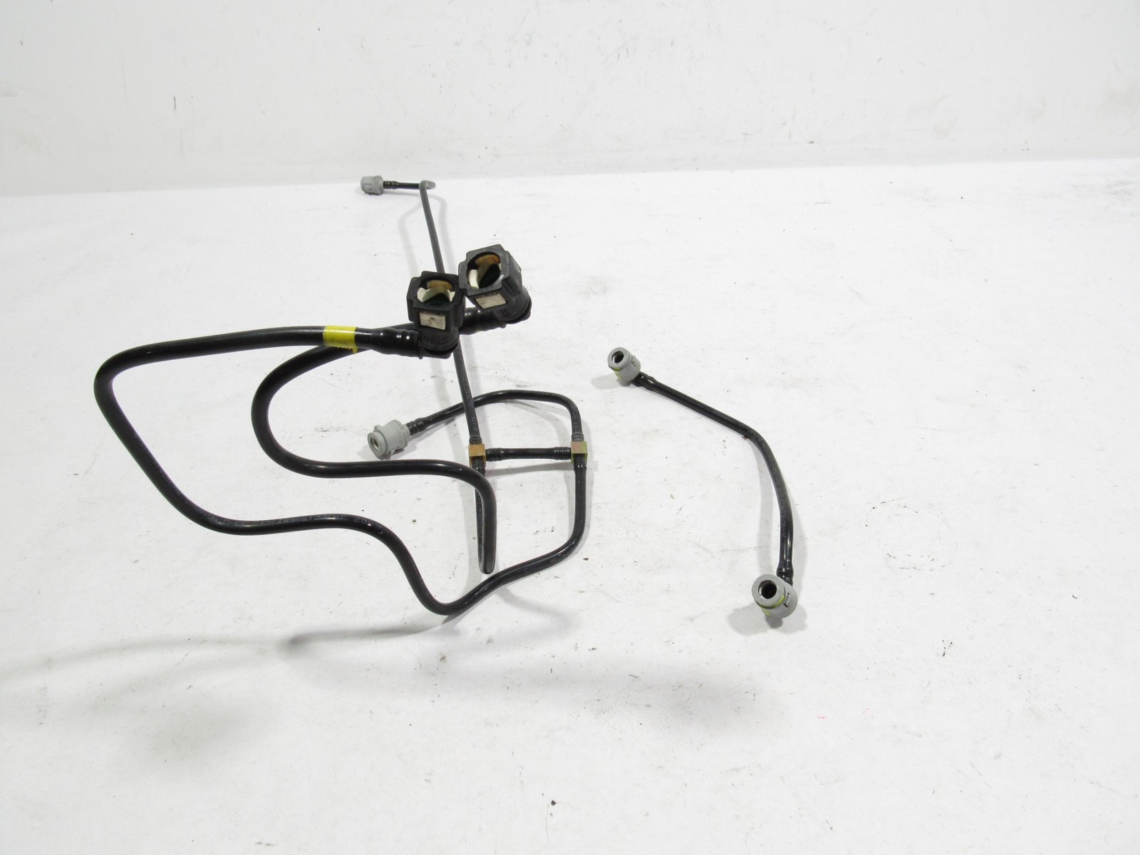 02-06 Maserati Coupe GT 2004 Fuel Pipe Line Tube Hose Set ;