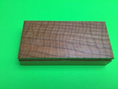 Gold Tone Razor In Presitation Box Unused 