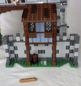 Lego Kingdoms Joust 10223 Castle Lion Knights Dragon Knights 100% Complete Set