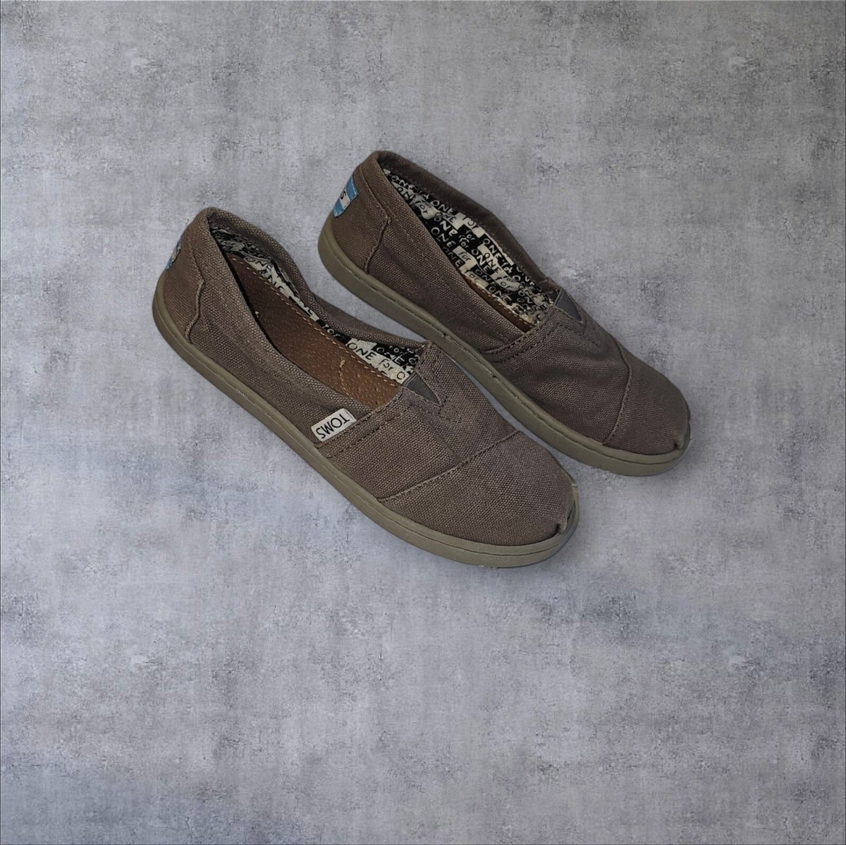 Toms Classics Brown Youth 2 Y2 Slip On Comfortable Kids  display picture 1