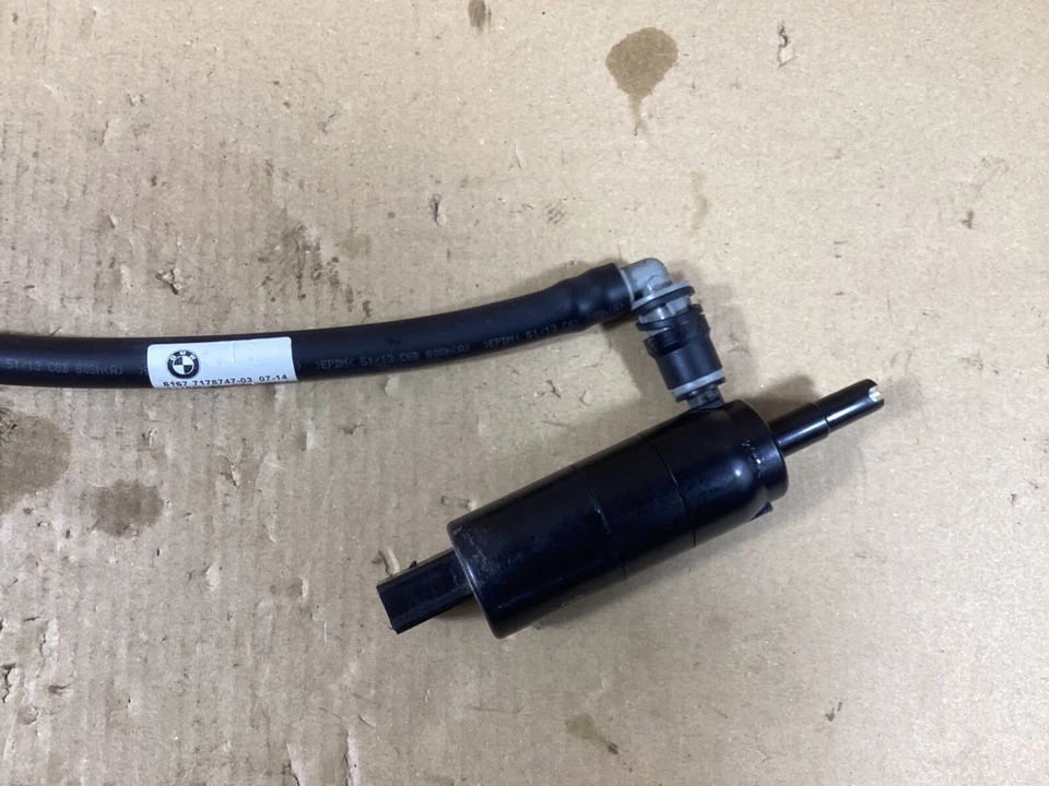 BMW 750I SERIE 7 2010-2015 parabrisas faro lavadora bomba y tubo 7217792 OEM. Foto 4 de 4