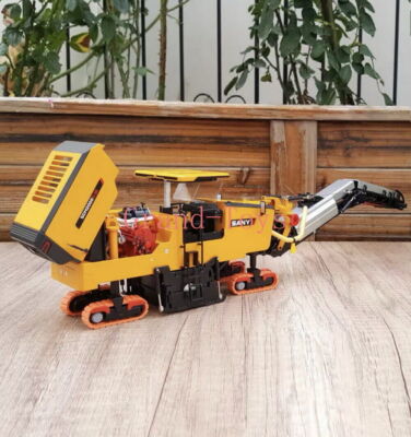1/35 Scale SANY SCM2000-C10 Pavement Milling Machines Diecast Model Toy Gift NIB