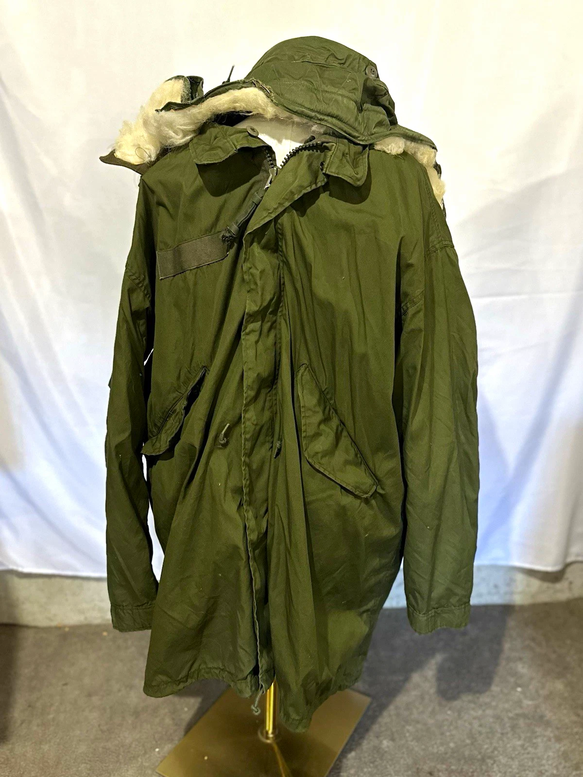 Vintage USGI M-65 Fishtail Parka Shell & Hood w/ Rothco Liner - Size Large image 1