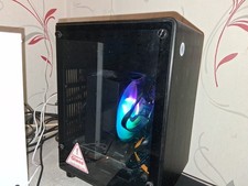 Computer ohne Bildschirm schwarz