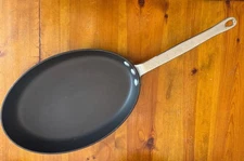 Calphalon Commercial Aluminum Cookware Oval/Skillet #192