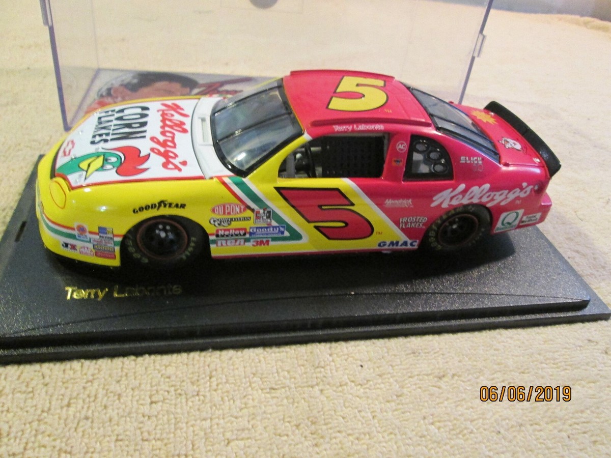 Terry Labonte #5 Kelloggs Corn Flakes Bank 2006 1:24 Action NASCAR