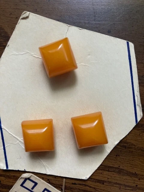 RARE Set of 9 Antique 1940's Art Deco Celluloid/Bakelite Buttons 3/4" & 1/2" NEW - Image 3 of 4